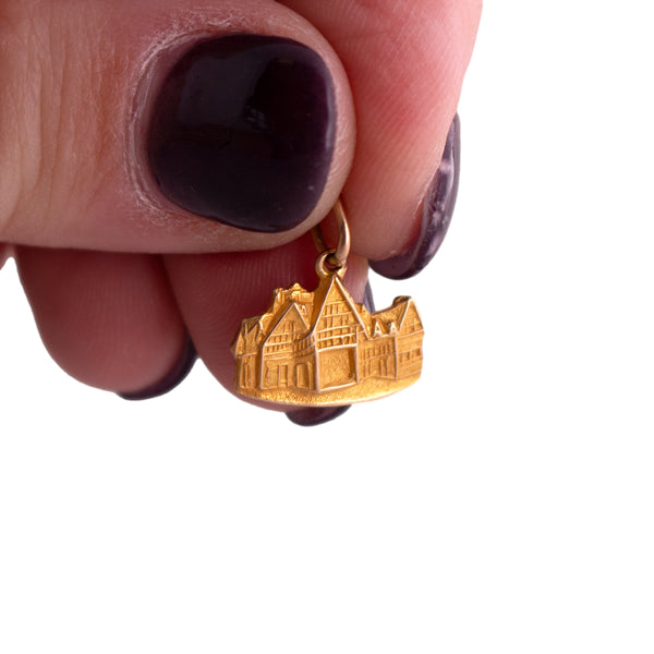 14K Gold Antique Village Scene Charm