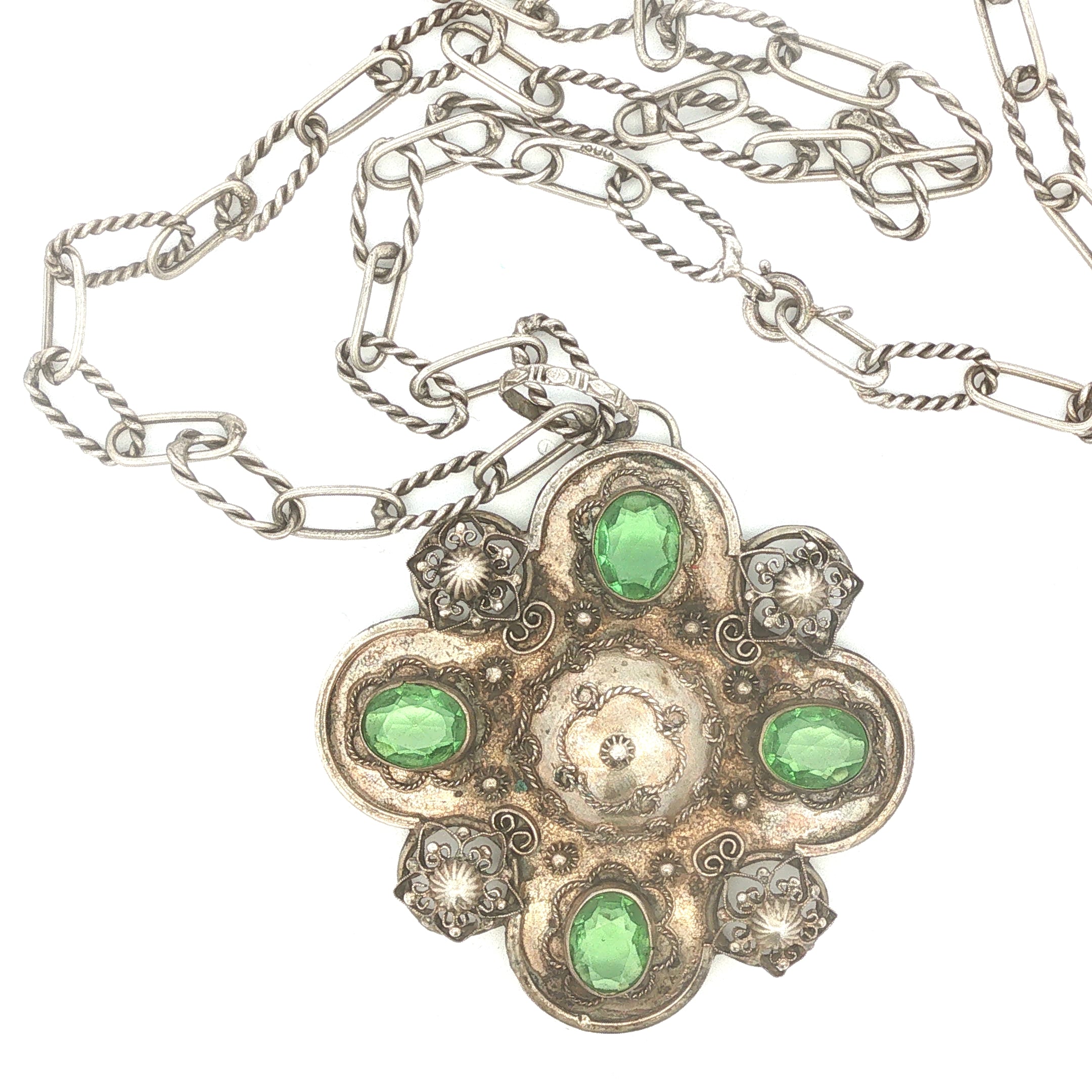 800 Silver Green Stone Pendant on Chain