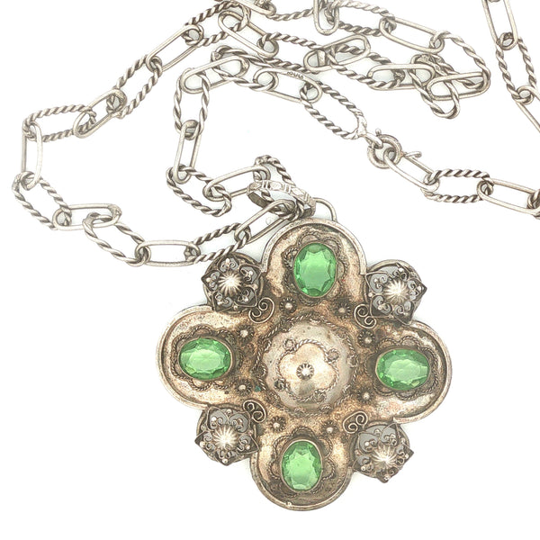 800 Silver Green Stone Pendant on Chain